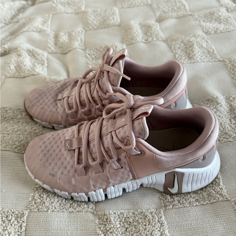 Nike Free Metcon Women Blush Pink Flex Sneakers